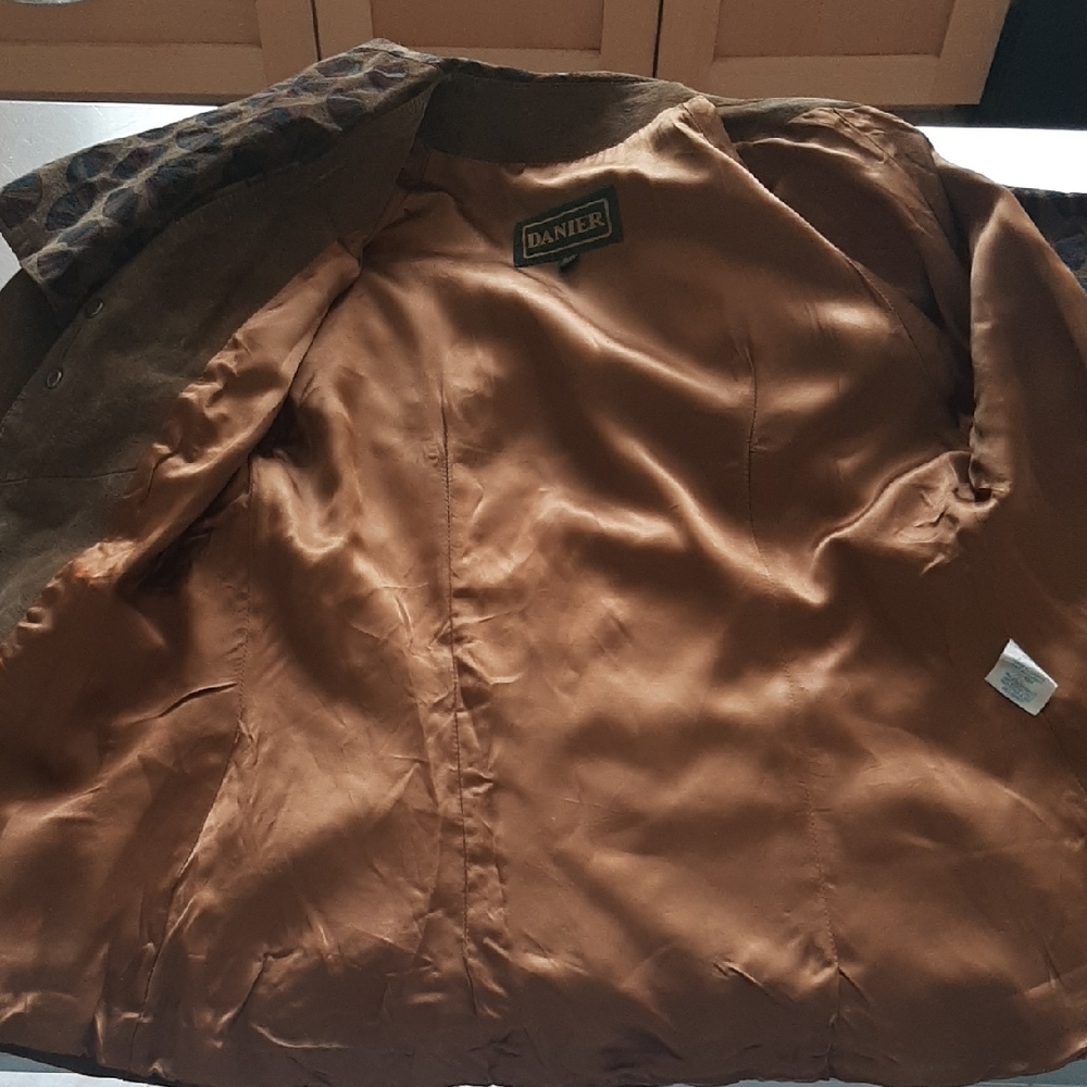 80's🤎DANIER🤎SUEDE Military Green Jacket with Attached Hand Painted Caplet SZ S - Picture 10 of 16